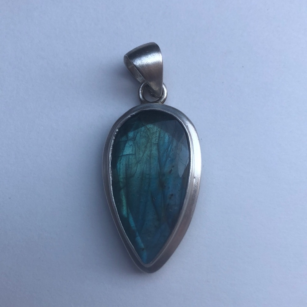 Vtg. .925 Teardrop Labradorite Pendant (4.99 Ship)